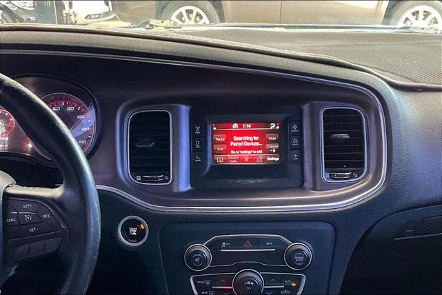 2015 dodge charger se