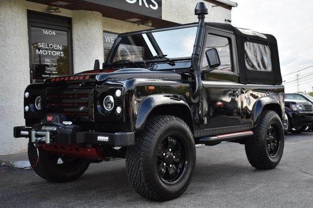 *** 1991 land rover defender 90 convertible *** 5 speed manual *** 200 tdi ***