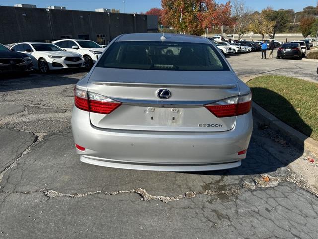2014 lexus es 300h base