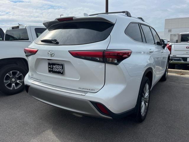 2023 toyota highlander platinum