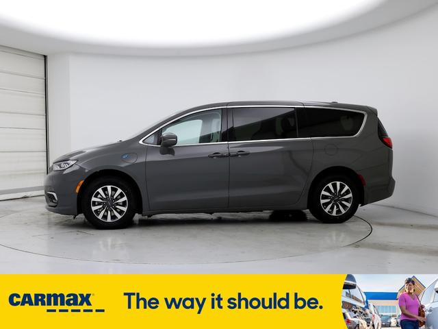 2022 chrysler pacifica hybrid touring l