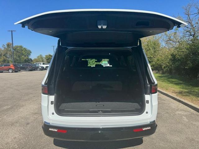2024 jeep wagoneer l base