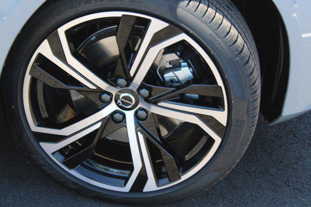 2024 volvo s60 b5 core dark theme
