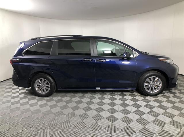 2023 toyota sienna xle 8 passenger