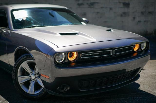 2016 dodge challenger sxt
