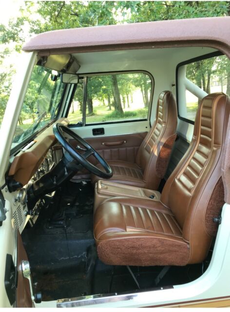 6cyl, 4 speed manual, a/c located near orlando