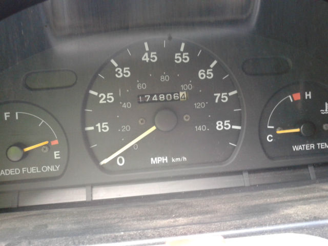 1994 xfi geo metro xfi 174k orig motor, 5spd,rust free,straight solid,runs rough