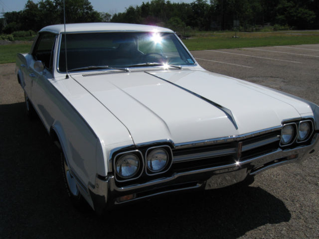 1966 olds cutlass supreme 4 door hard-top