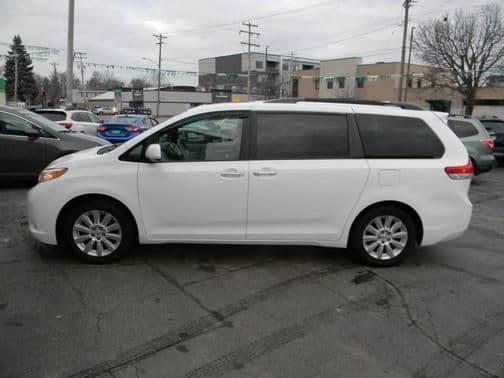2013 toyota sienna xle in appleton, wisconsin