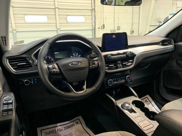 2021 ford escape se