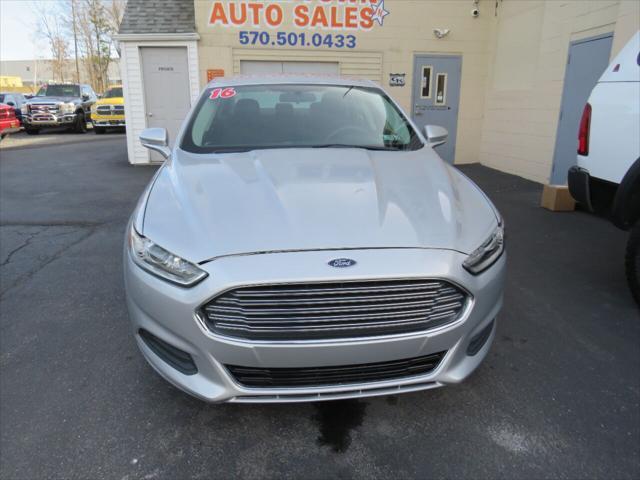 2016 ford fusion se