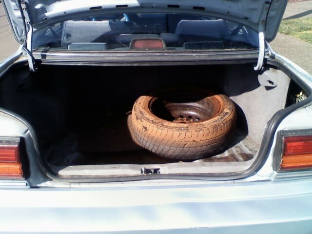 1990 toyota camry le. straight, clean. for parts or fix. see information
