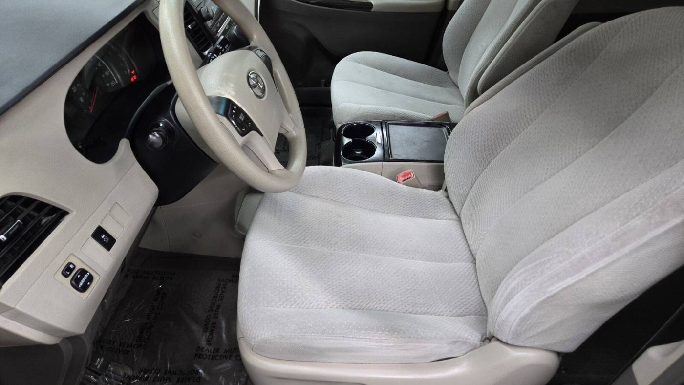 2012 toyota sienna