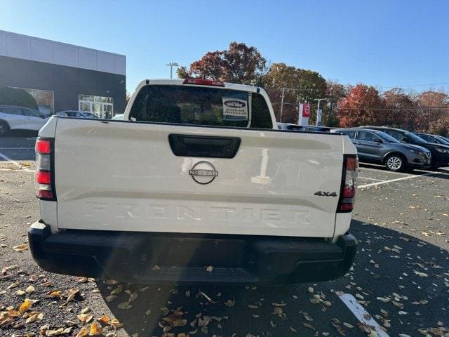 2022 nissan frontier s