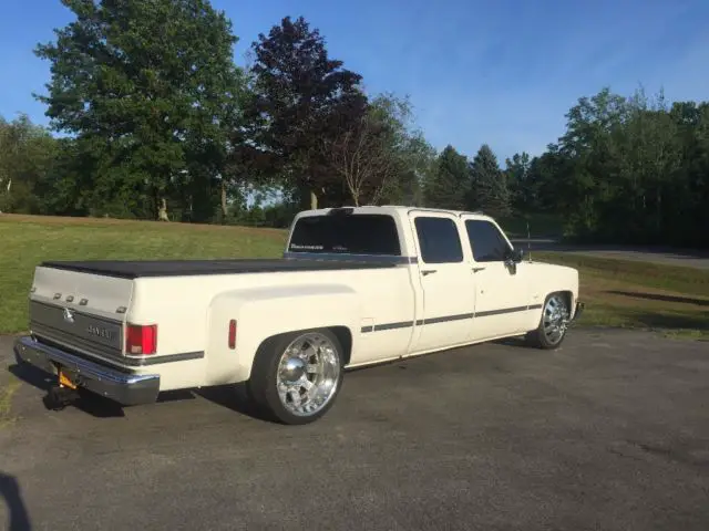1988 chevy dually, lowered squarebody, c30