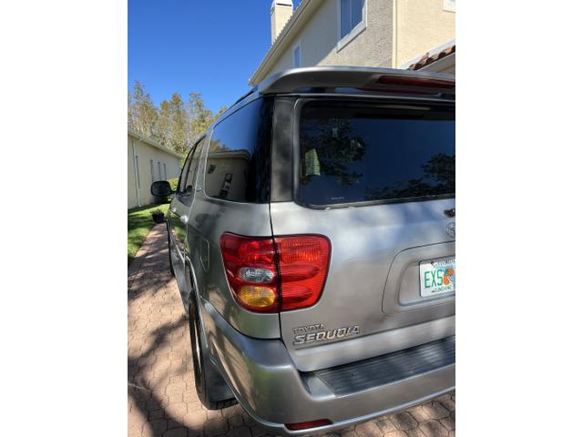 2002 toyota sequoia sr5