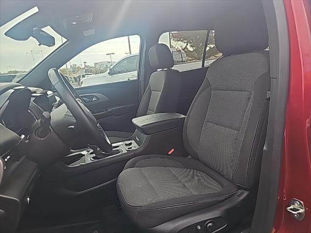 2023 chevrolet traverse lt cloth