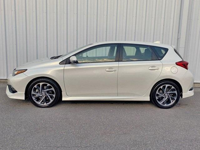 2018 toyota corolla im base