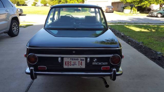 1972 bmw 2002 - e10 - roundie