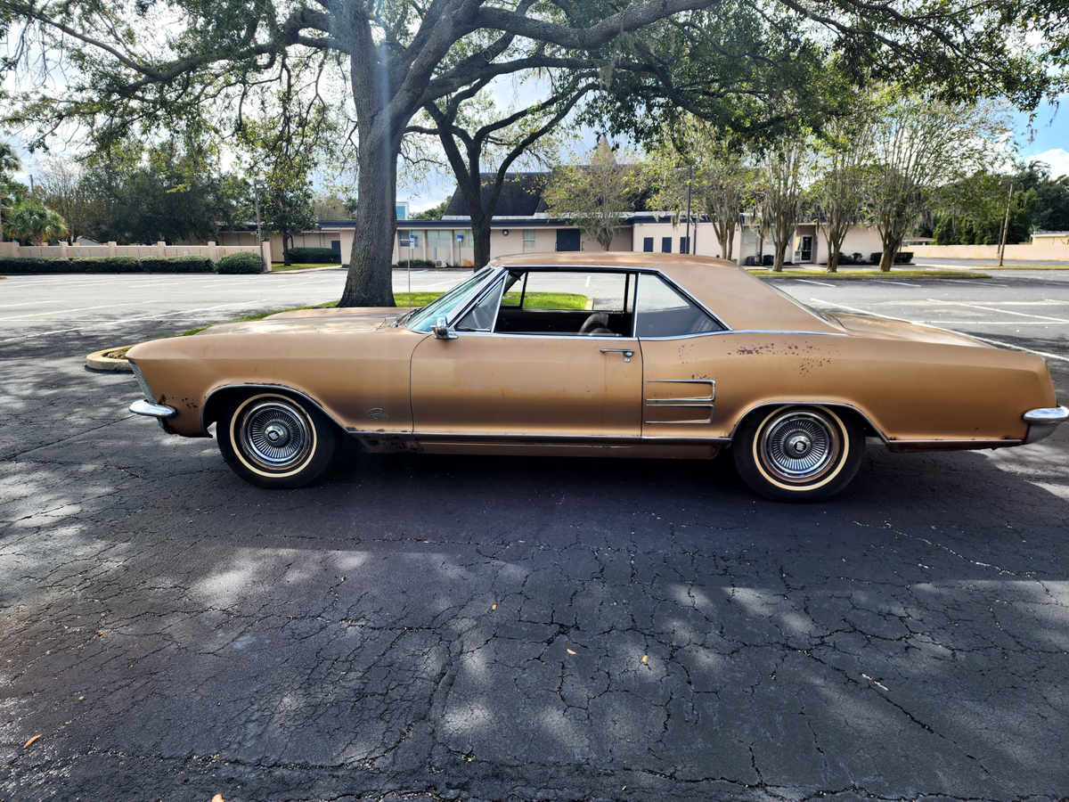 2 owner all originals1963 buick riviera same owner since 1995 drives great