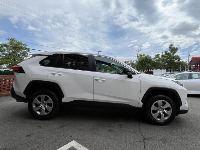 2022 toyota rav4 le