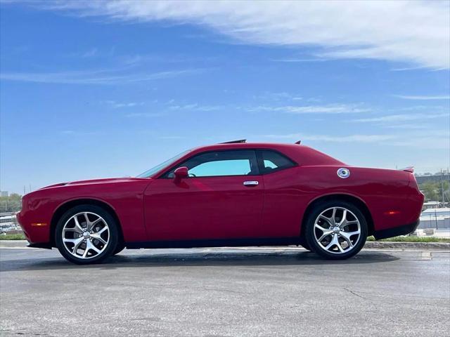 2016 dodge challenger sxt