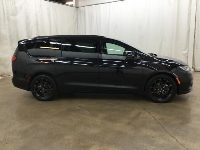 2021 chrysler pacifica touring l in barrington, illinois
