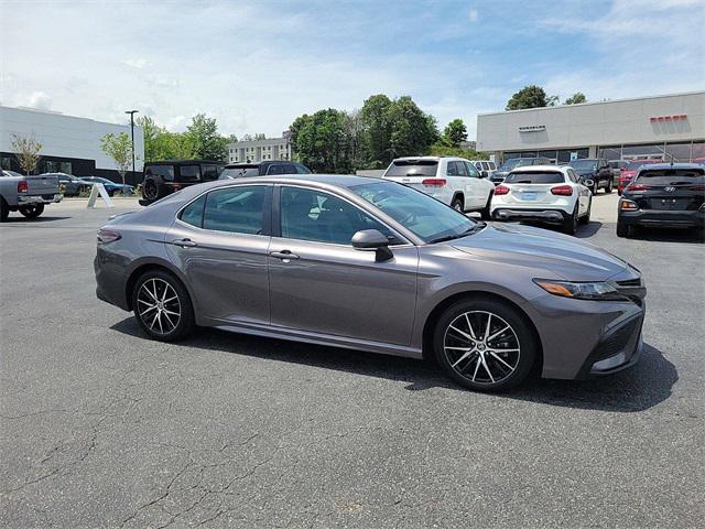 2024 toyota camry se