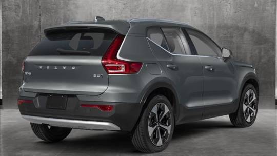 2025 Volvo XC40
