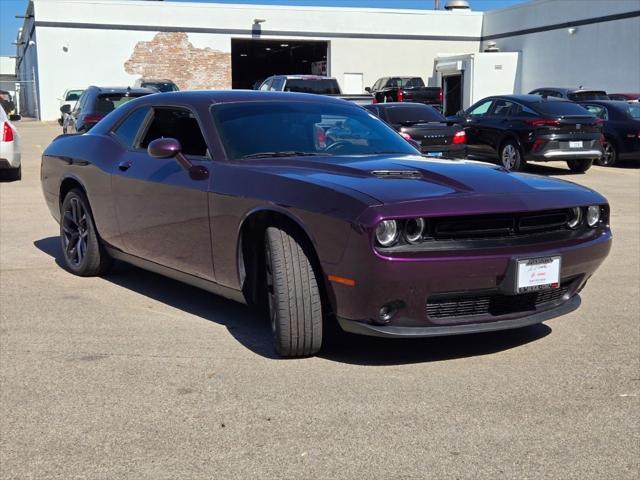 2021 dodge challenger sxt
