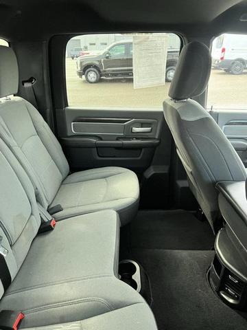 2023 ram 3500 big horn crew cab 4x4 6'4' box