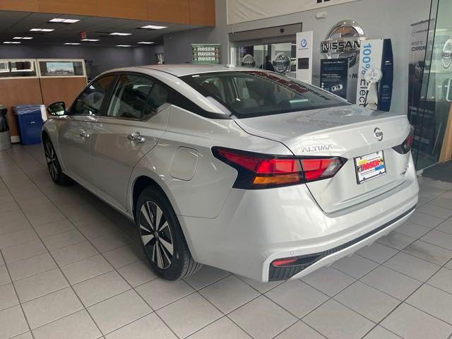 2022 nissan altima 2.5 sv
