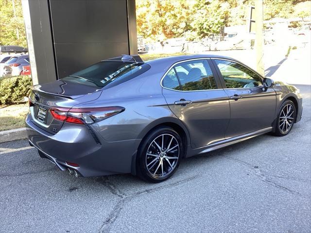 2022 toyota camry se
