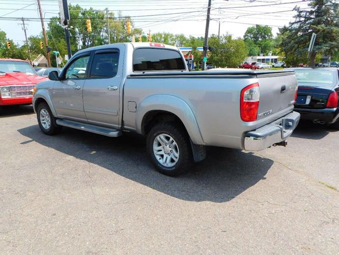 2004 toyota tundra in farmington, michigan