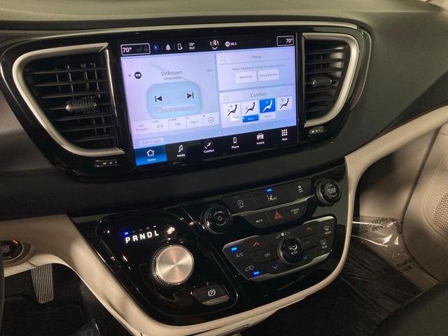 2022 chrysler pacifica touring-l