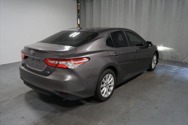 2019 toyota camry le