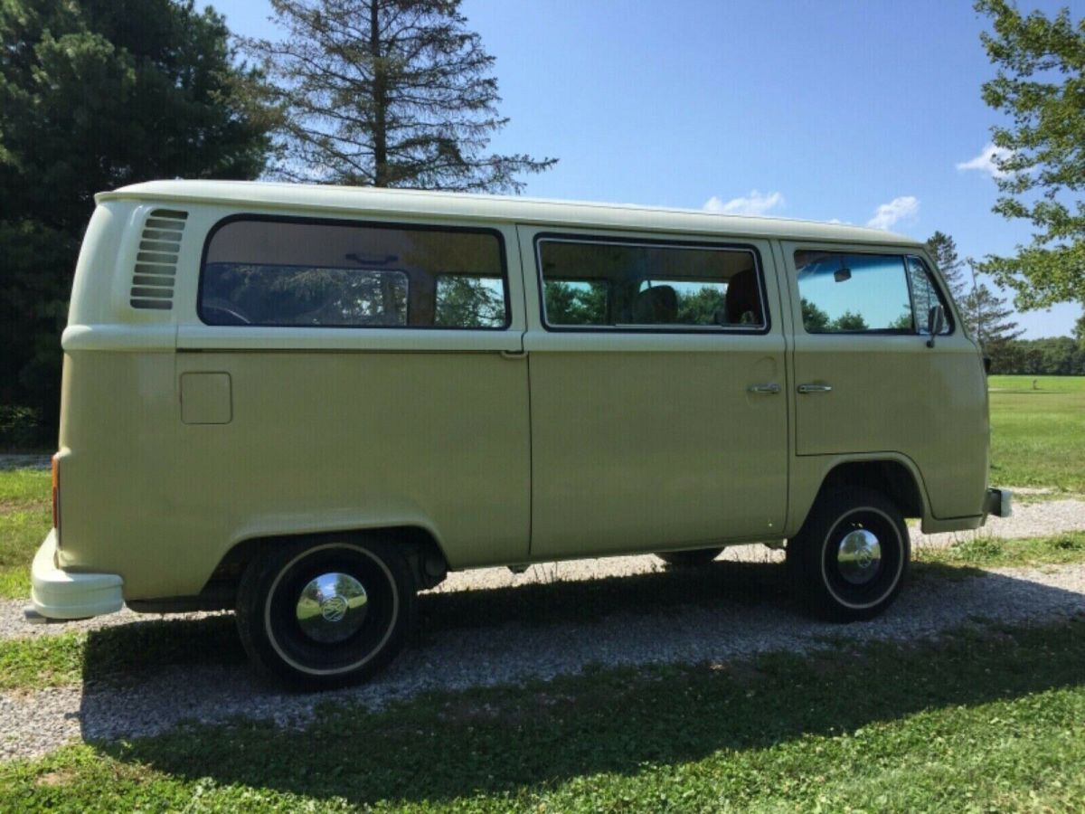 1973 vw volkwagon bus/vanagon