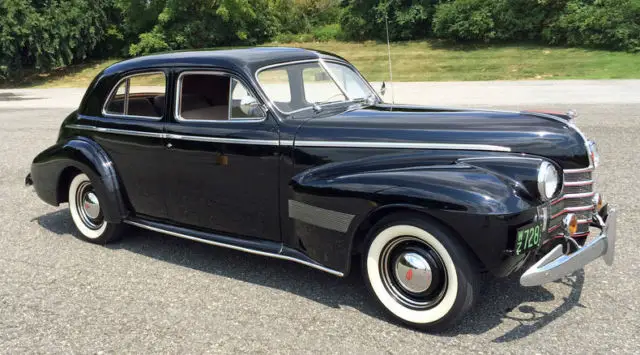 1940 oldsmobile 90 series touring sedan
