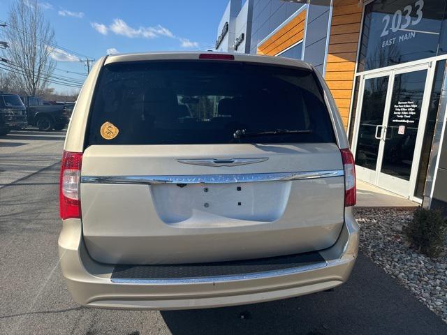 2015 chrysler town & country touring
