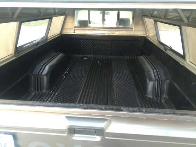 1986 toyota dlx pickup. very nice truck