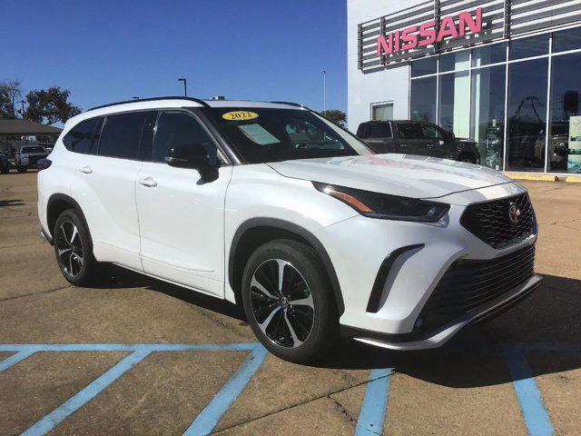 2022 toyota highlander xse