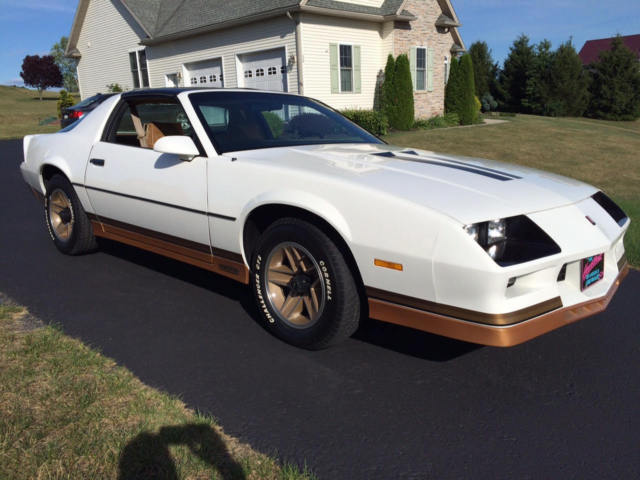 1983 chevrolet camaro z28 z-28 t-tops 305 5-spd - spectacular condition