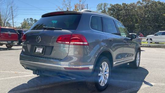 2017 Volkswagen Touareg v6 sport with technology