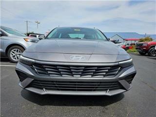 2024 Hyundai Elantra blue