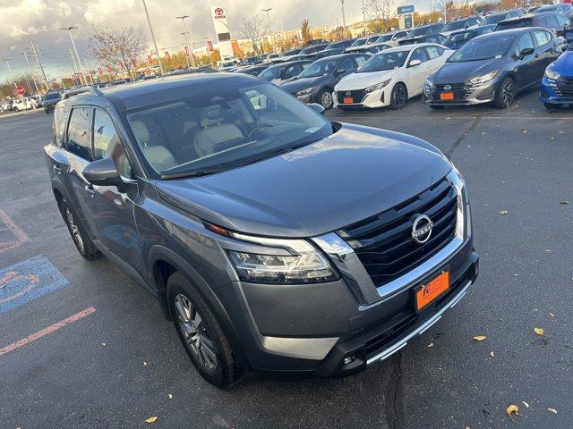 2022 nissan pathfinder sl