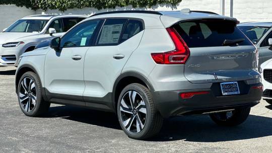 2025 Volvo XC40