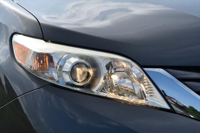 2017 toyota sienna le