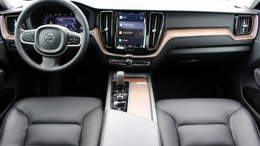 2022 volvo xc60 b5 momentum