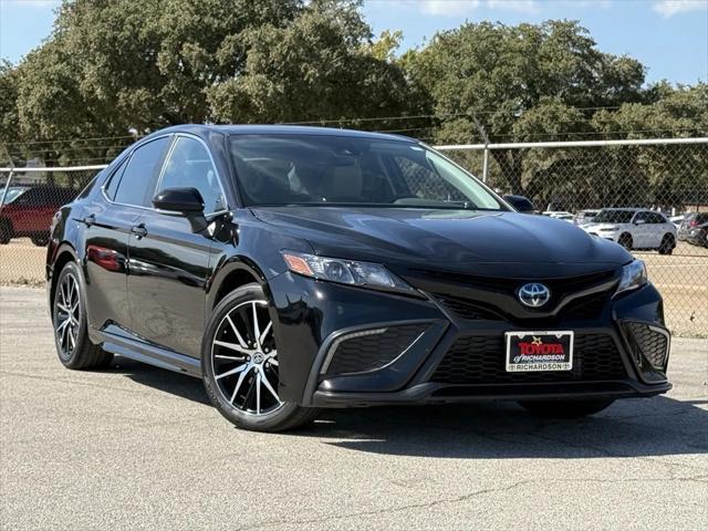 2024 toyota camry hybrid se