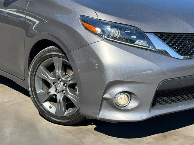 2016 toyota sienna l